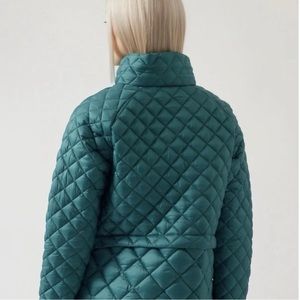 Athleta whisper featherless quilted jacket. Size XL